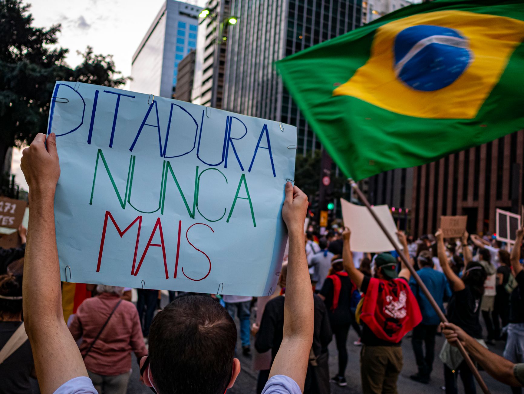 Ação de saúde brasileira sobe 39,92% desde abril — nova lista sai amanhã