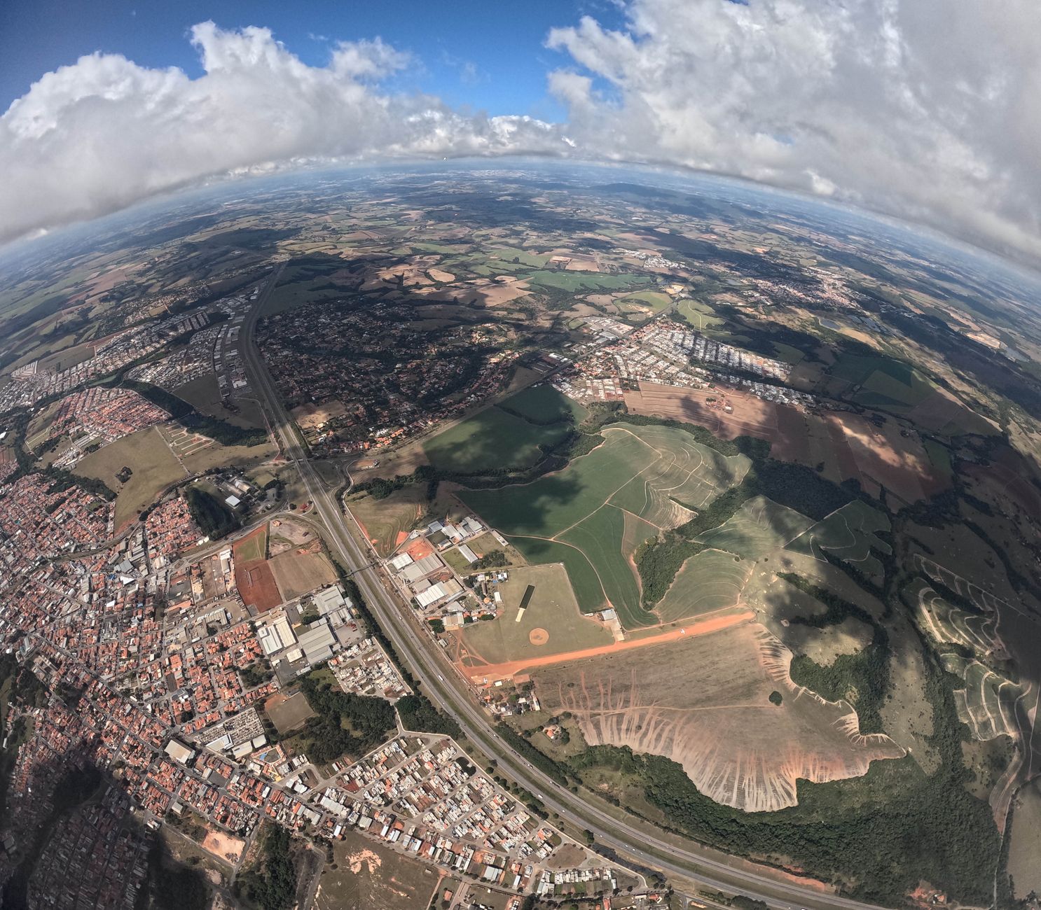 O mundo está mais dividido que nos anos 1980 — e isso custa 1% do PIB