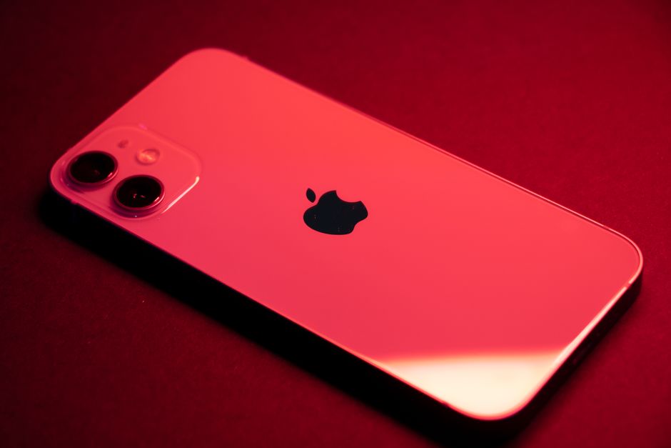 iPhone Duo de R$ 22 mil: o que o primeiro dobrável da Apple oferece?