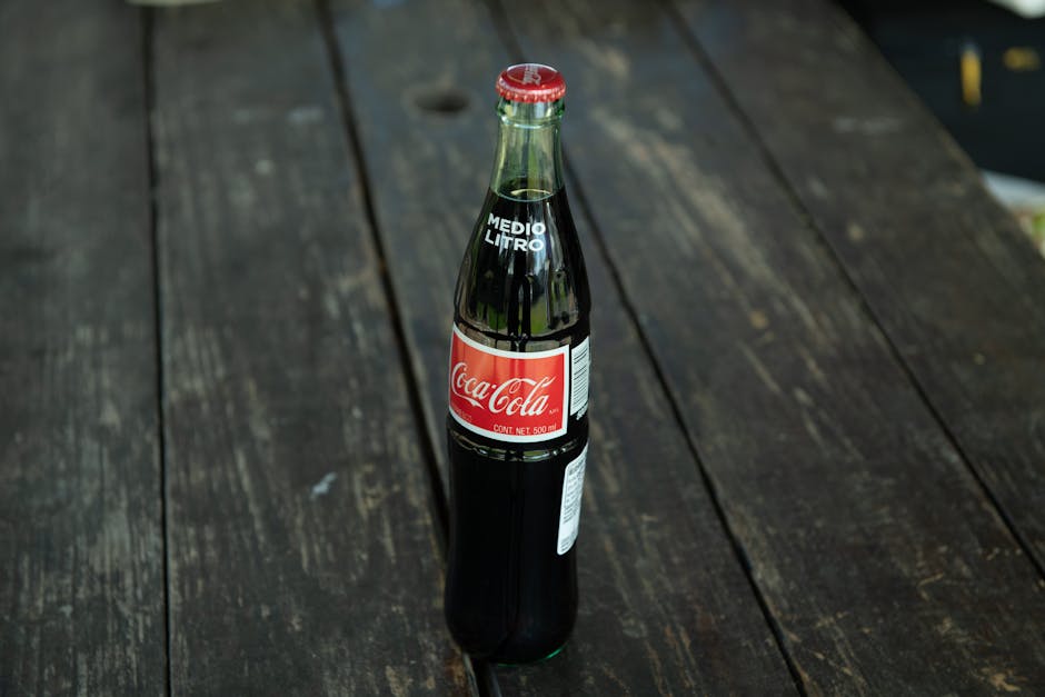Coca-Cola traz figurinhas do álbum da Copa nos rótulos; entenda como funciona