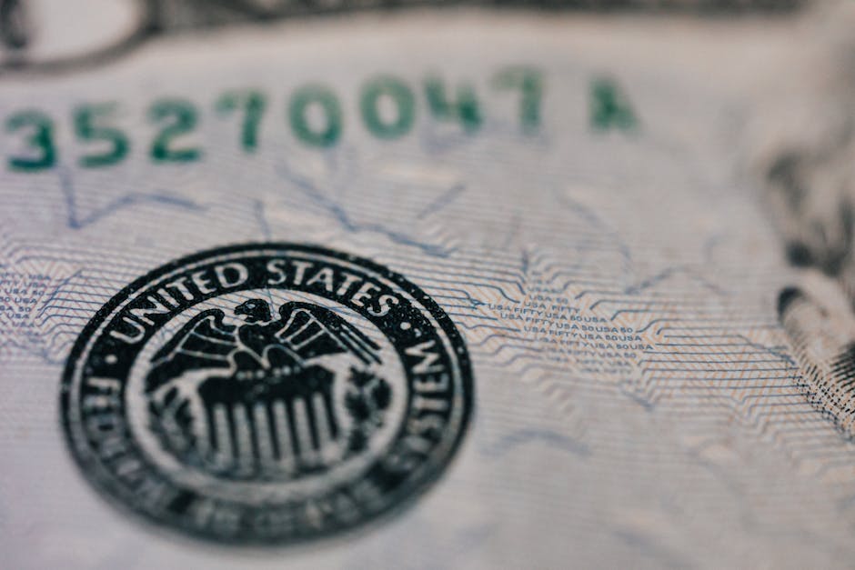 Dólar fecha a R$ 5,15, maior nível em dois meses, com payroll forte e Selic no radar