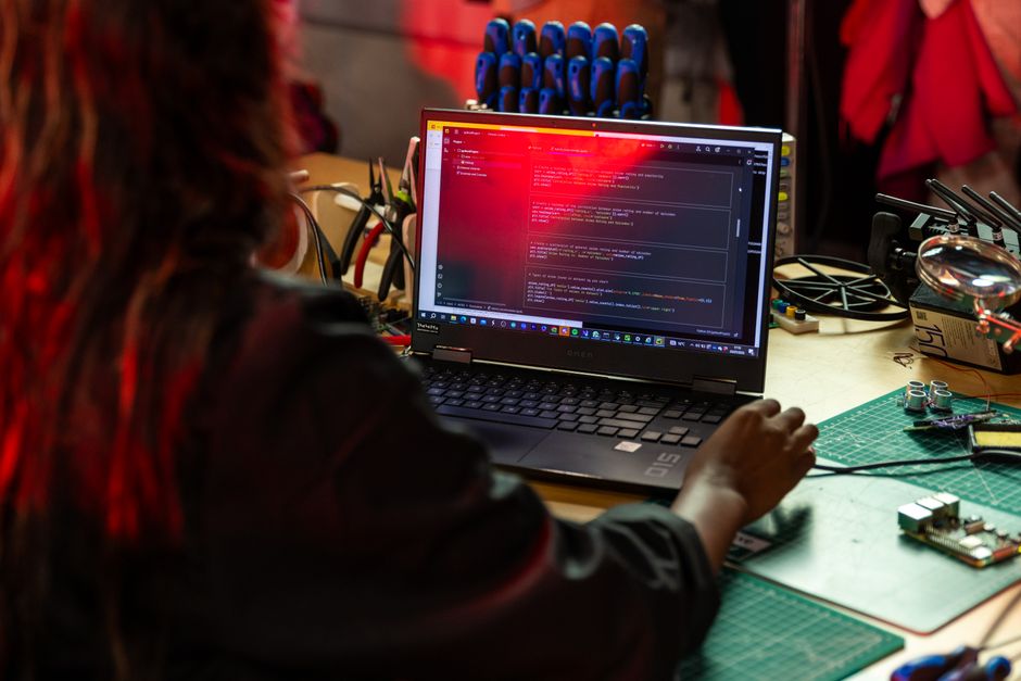 Vibe coding não vai cortar empregos, diz italiano à frente de negócio de US$ 9 bi com IA