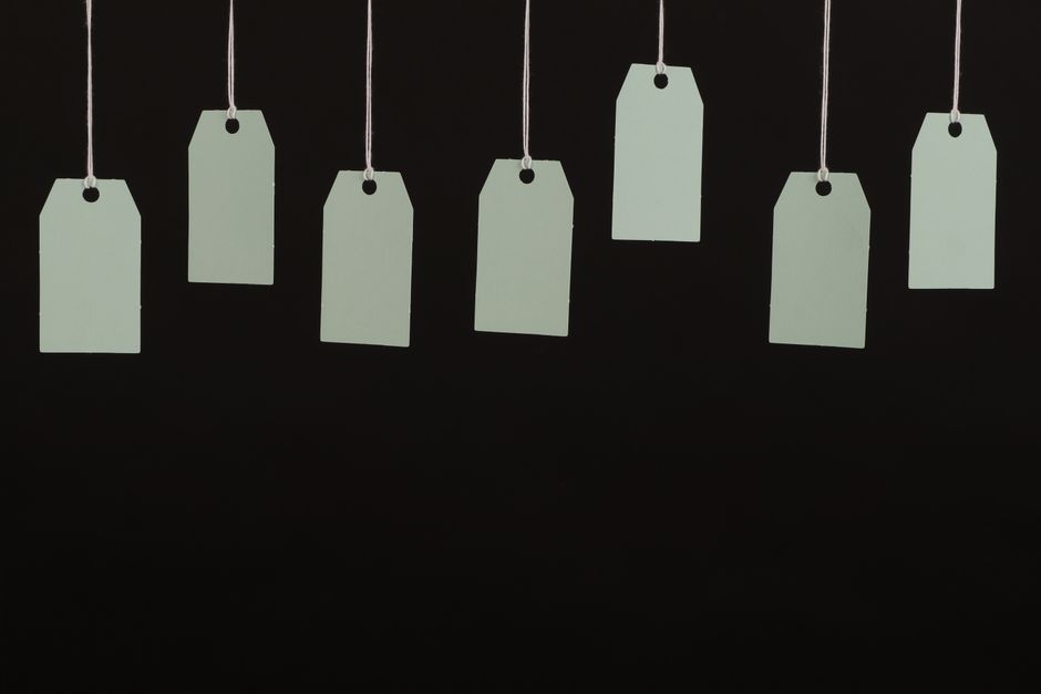 Operadic consistency: a label-free signal for compositional reasoning failures in LLMs