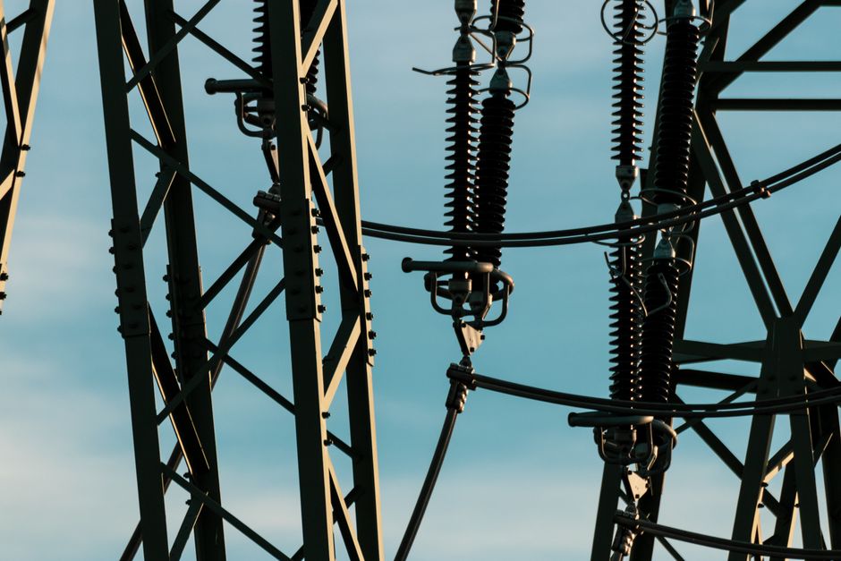 Aneel prevê aumento de 8,6% na conta de luz em 2026, acima da inflação