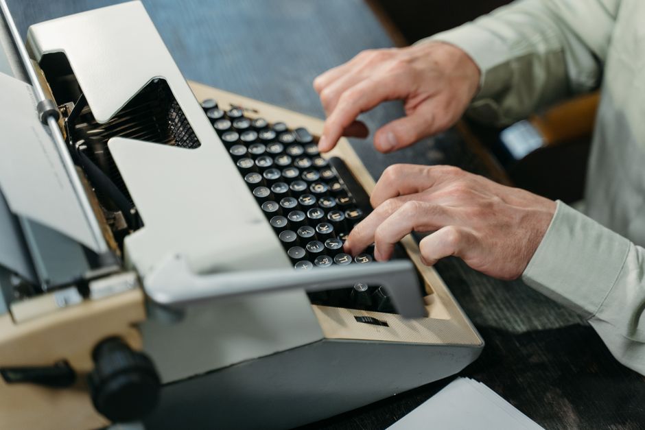 O efeito datilógrafo: as profissões que a IA vai extinguir em breve