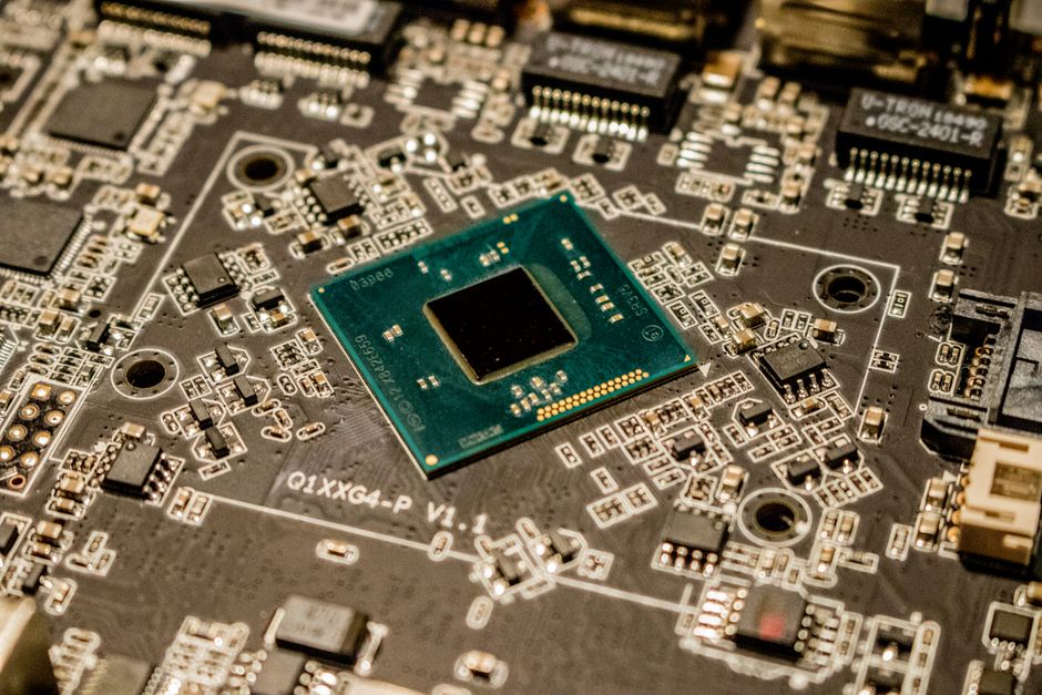 IBM apresenta 1º chip com menos de 1 nanômetro do mundo e mira salto em IA