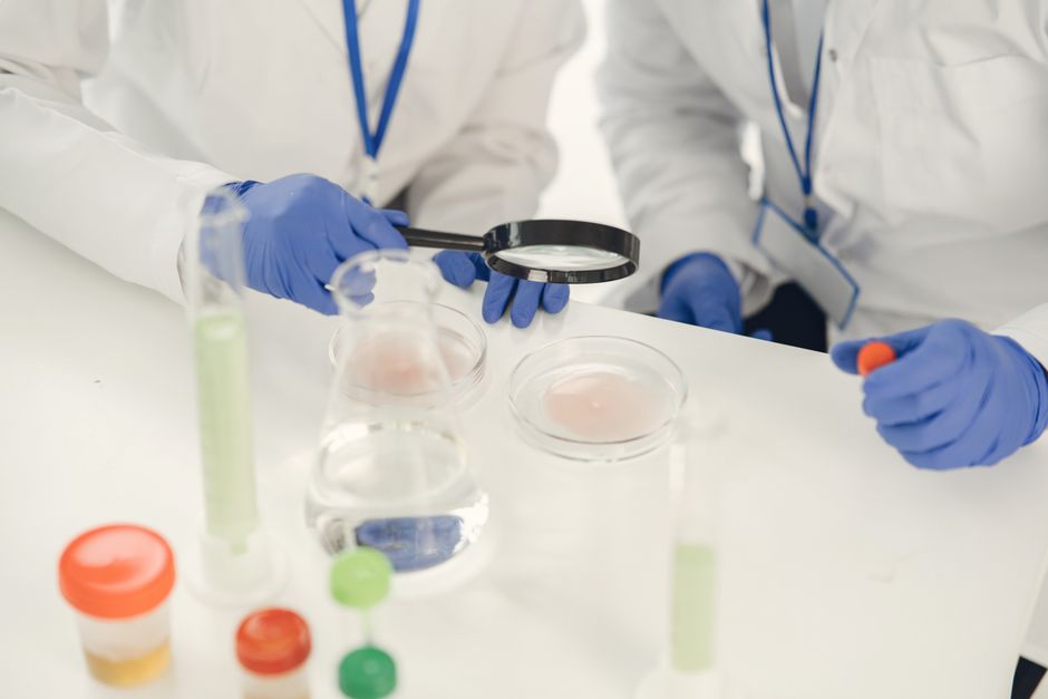 Cientistas criam enzima que remove moléculas associadas ao envelhecimento