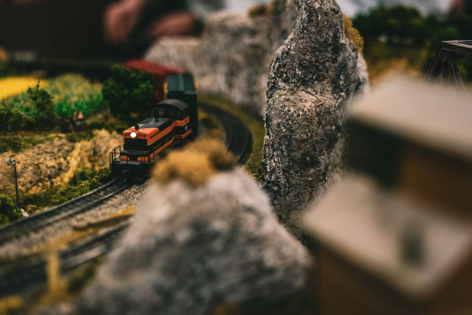 Explorative modeling: Train on the best of K guesses