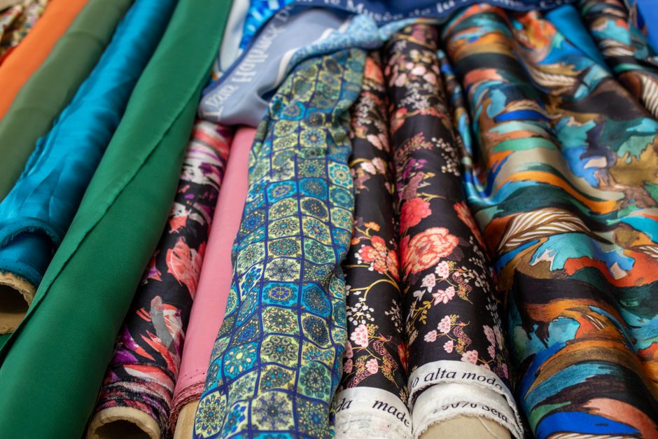 Moda circular: como a indústria têxtil transforma sustentabilidade em estratégia de negócio