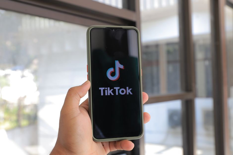 IA supera TikTok na busca por informações sobre investimentos, diz pesquisa