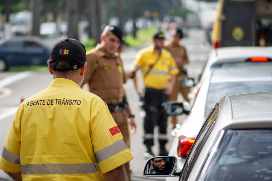 Como criar um agente de IA que pesquisa, organiza informações e executa tarefas sozinho