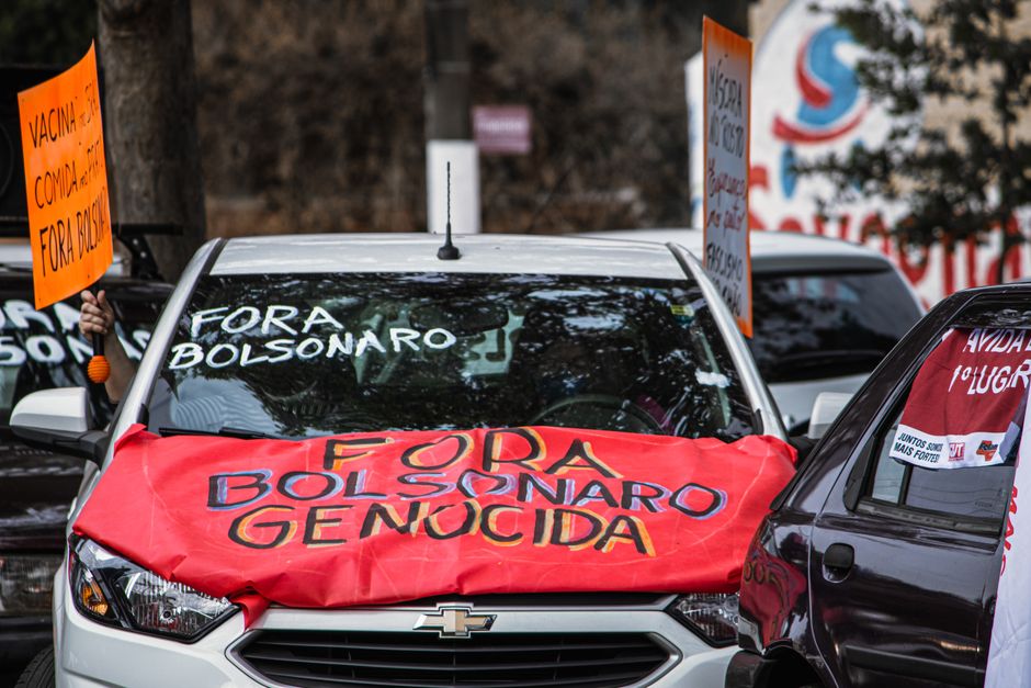 Futura: Flávio Bolsonaro tem 49,4% e Lula, 43,7%, no 2º turno