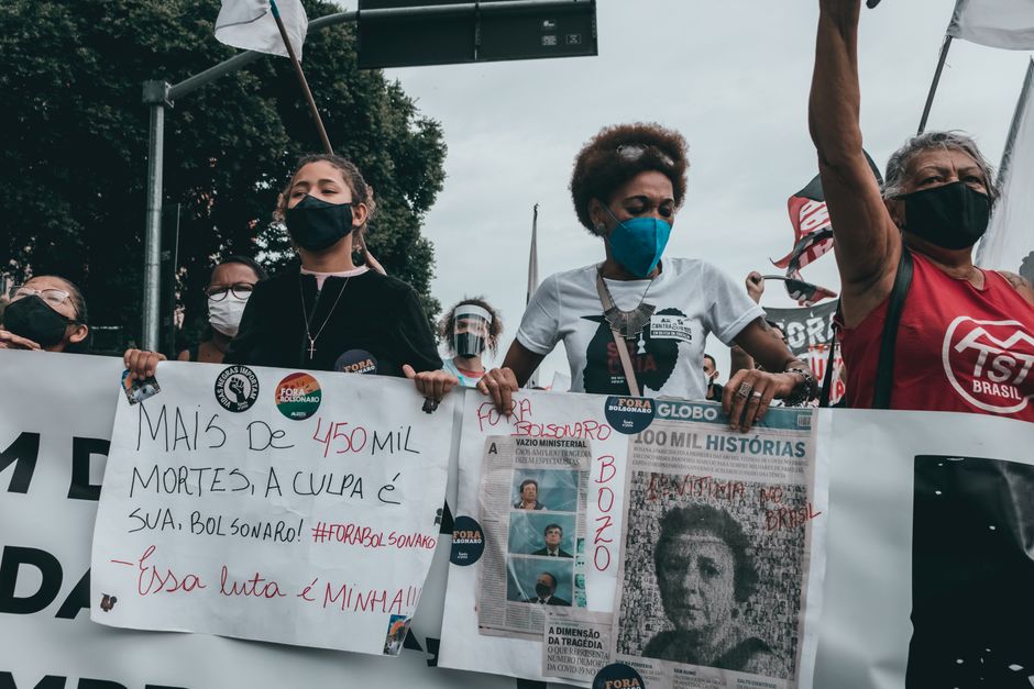 Violência contra a mulher: 1 em cada 5 brasileiros já viu imagens íntimas geradas por IA