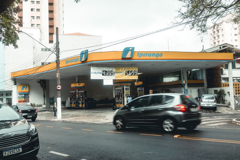 Avanço da recarga rápida muda estratégia financeira dos eletropostos