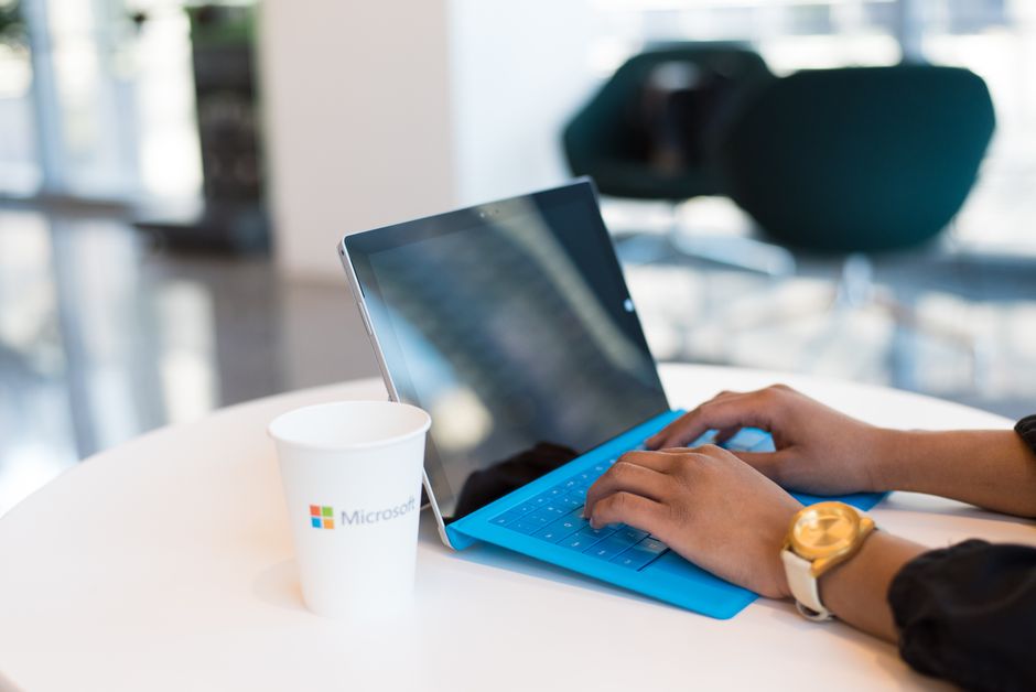 Ex-engenheiro da Microsoft usa Claude Code e Codex para construir uma startup sem sócio nem VC