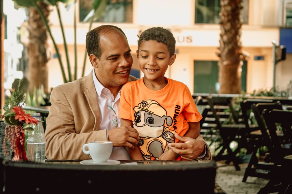 Quanto investir por mês para um filho chegar aos 18 anos com R$ 100 mil